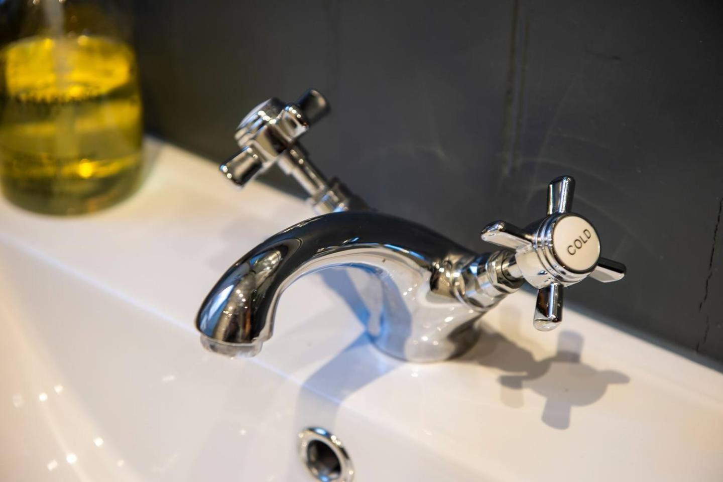 Guestready - Stylishly Presented City Centre Ap Edinburg Exteriör bild
