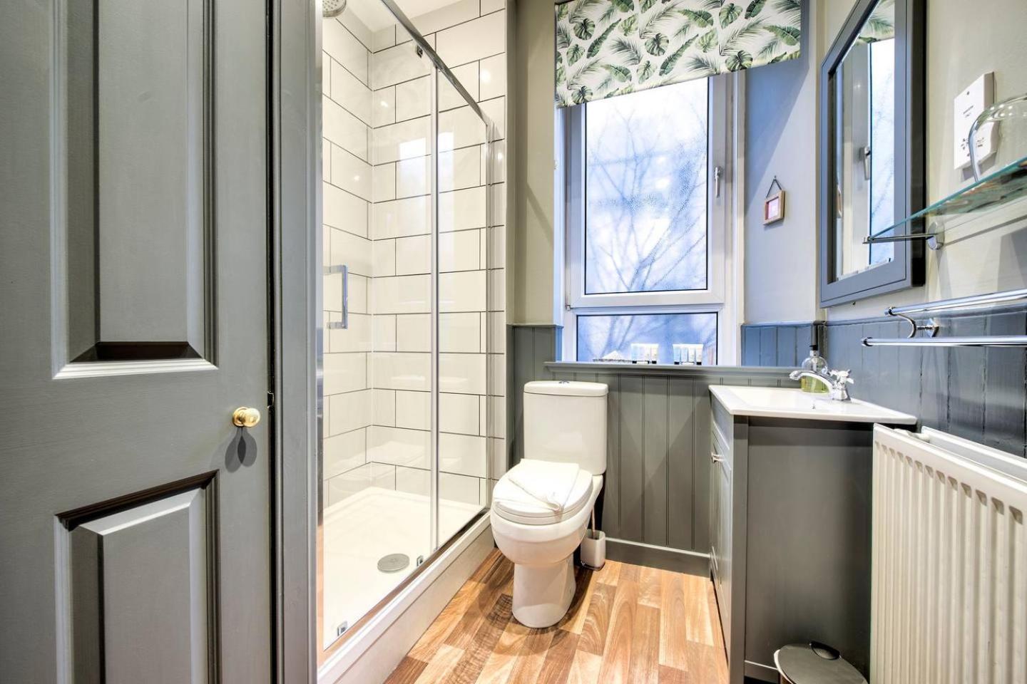 Guestready - Stylishly Presented City Centre Ap Edinburg Exteriör bild